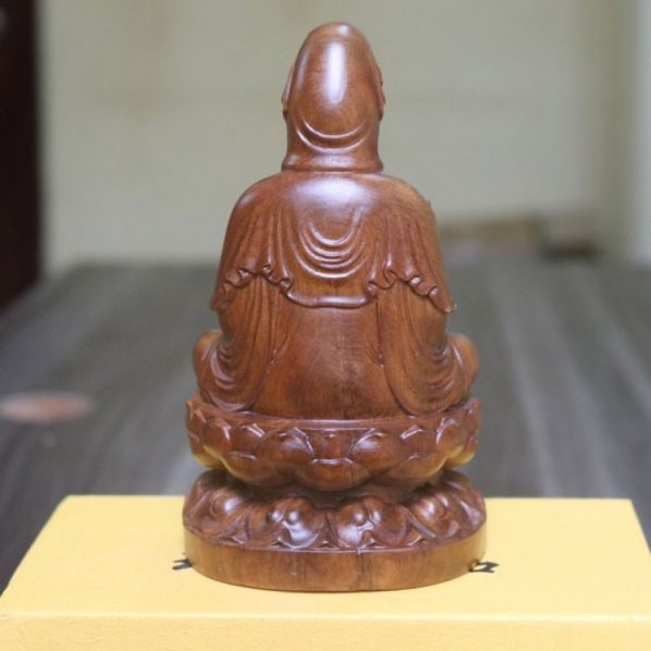Tượng Phật Bà Ngồi Thiền Để ÔTÔ