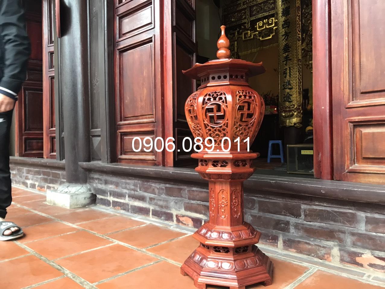 Cặp đèn bàn thờ gỗ hương đẹp Đồng Kỵ DBT