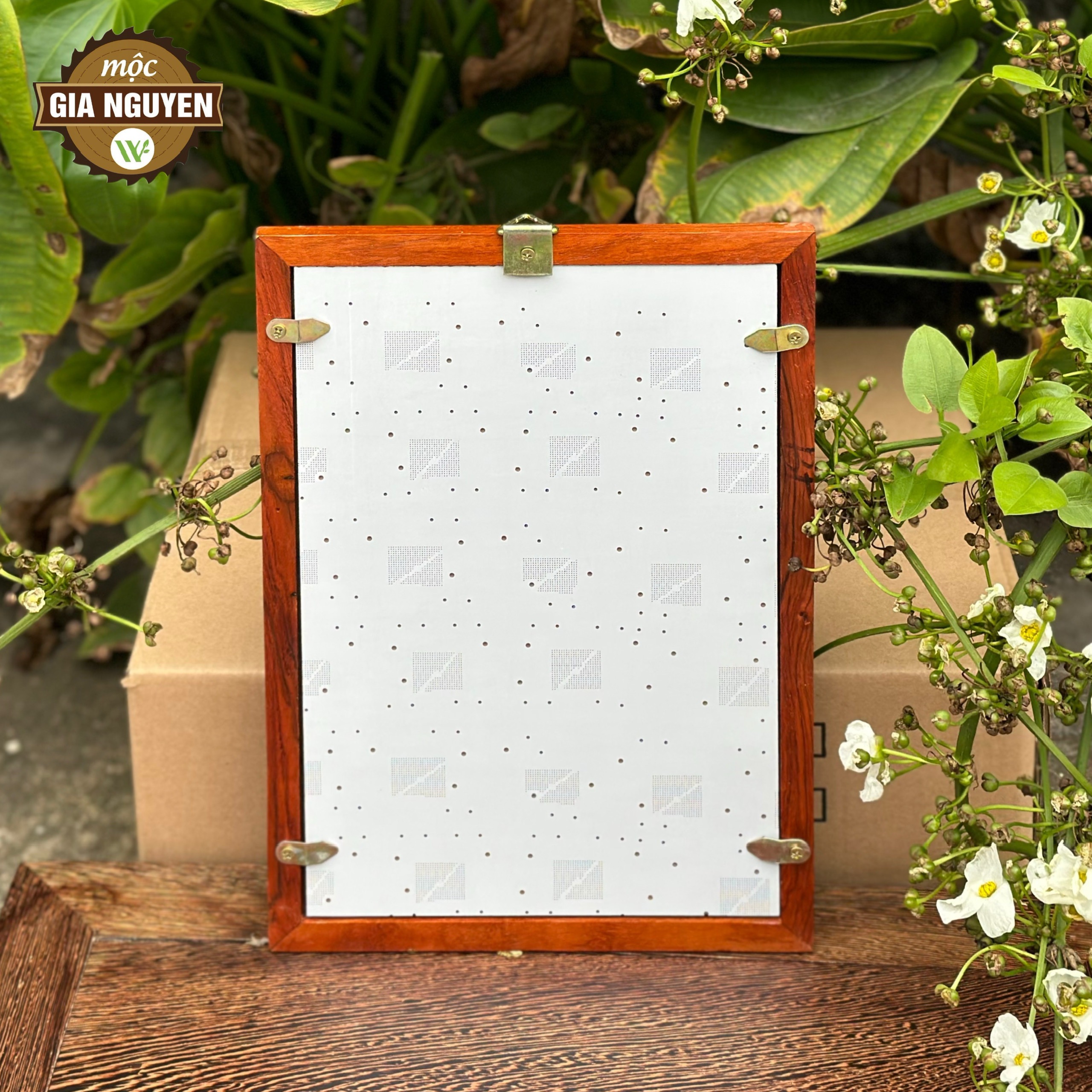 Khung ảnh thờ treo gỗ hương 20x30cm