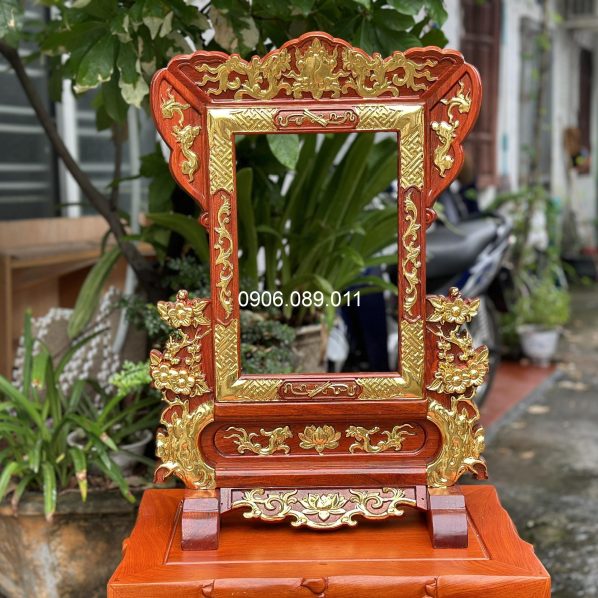 Khung ảnh thờ hoa mai gấm gỗ hương dát vàng 20x30 dùng cho ảnh đá, gốm, gỗ