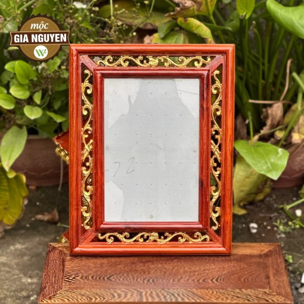 Khung ảnh thờ treo tường hoa lá tây dát vàng 20x30cm