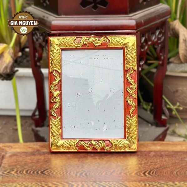 Khung Ảnh Thờ Treo Cuốn Thư Gỗ Hương Dát Vàng 18x24 cm