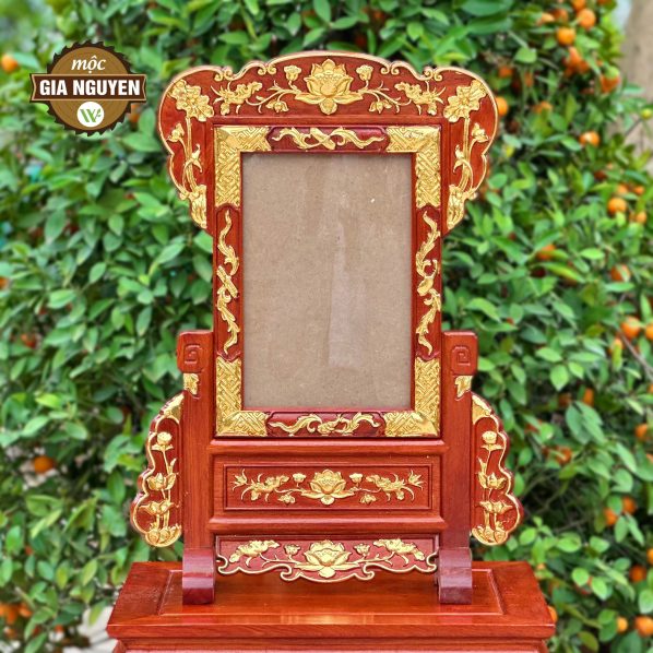 Khung ảnh thờ hoa sen gỗ hương dát vàng 20x30cm
